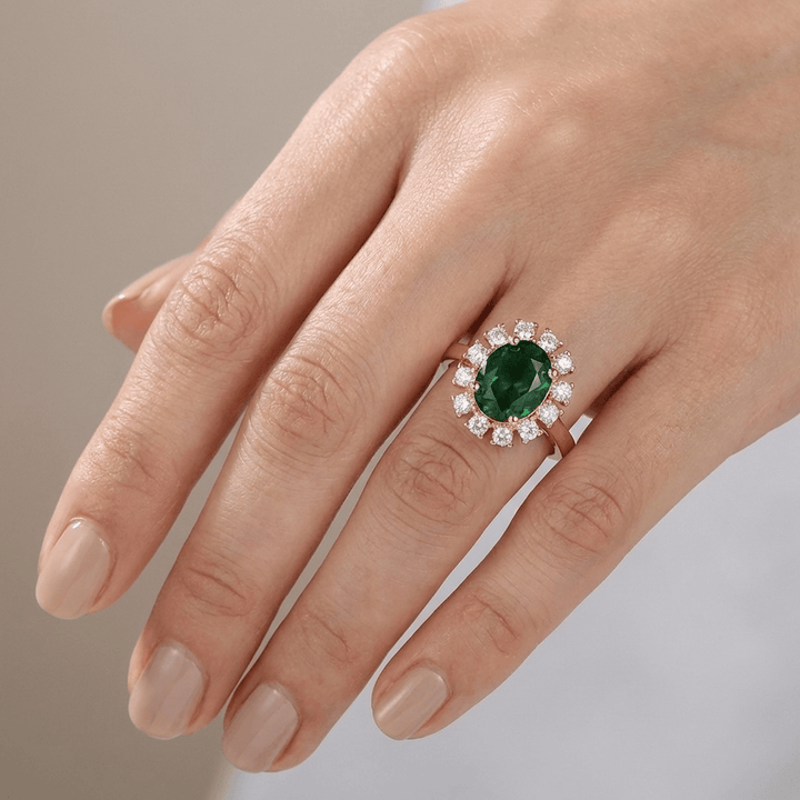 Pierścionek z różowego złota z diamentem o szlifie emerald w aureoli - regulowany rozmiar