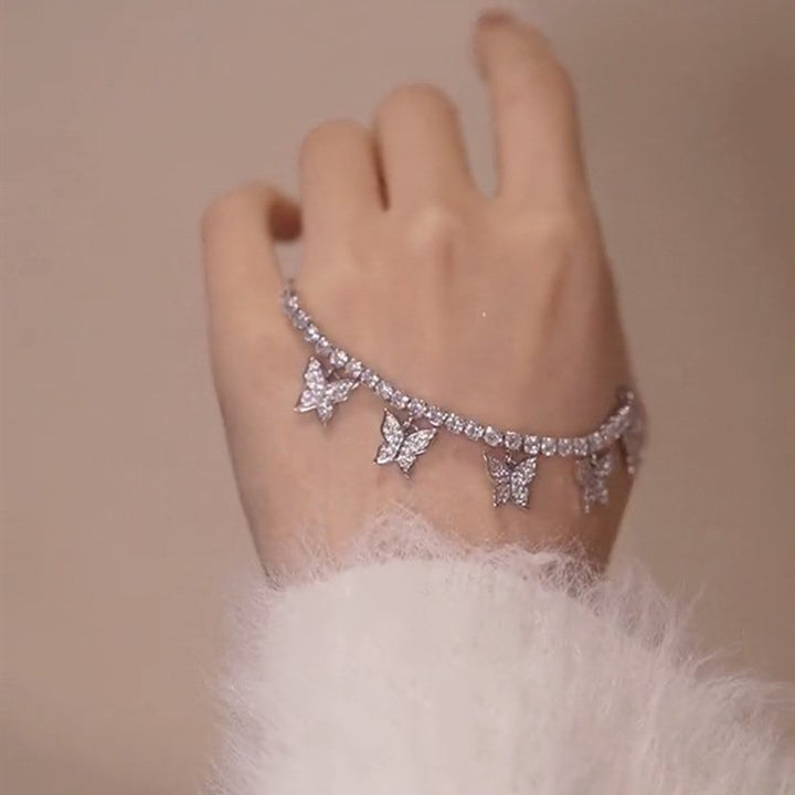 Bransoletka tenisowa Camelia Butterfly - delikatny, błyszczący design