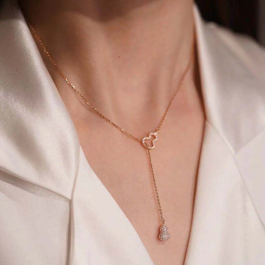 Hana Naszyjnik z frędzlą w kolorze złota - Elegancka biżuteria z frędzlą w kolorze złotym