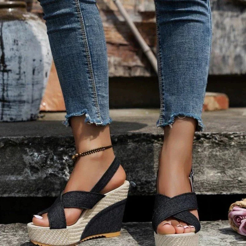 Sandały Maya Denim na platformie - Podnieś swój codzienny styl