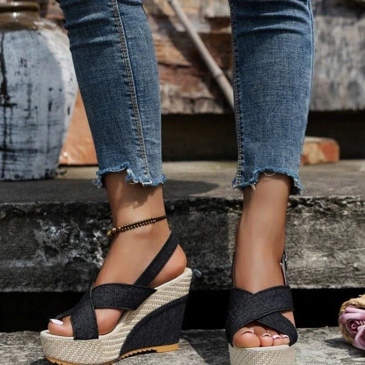 Sandały Maya Denim na platformie - Podnieś swój codzienny styl