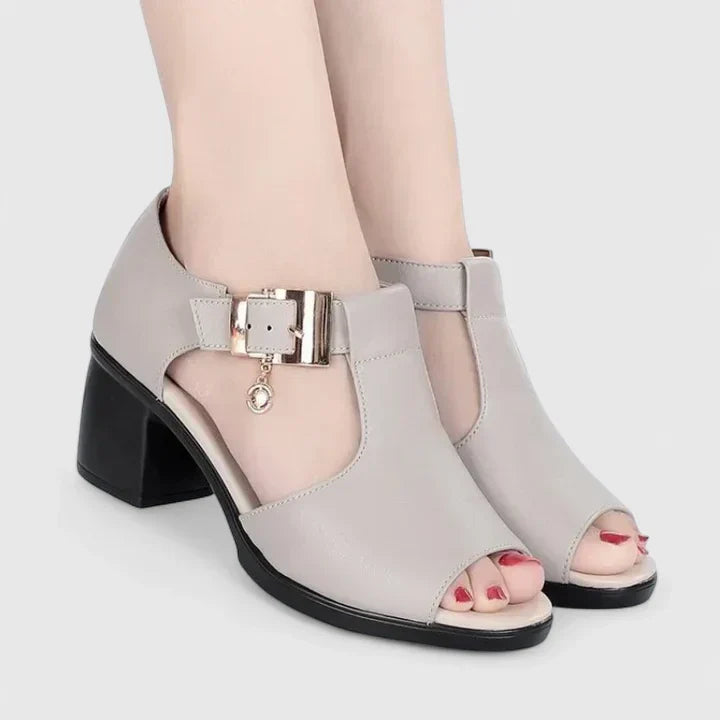 Lyzanne: Eleganckie sandały dla stylu bez wysiłku